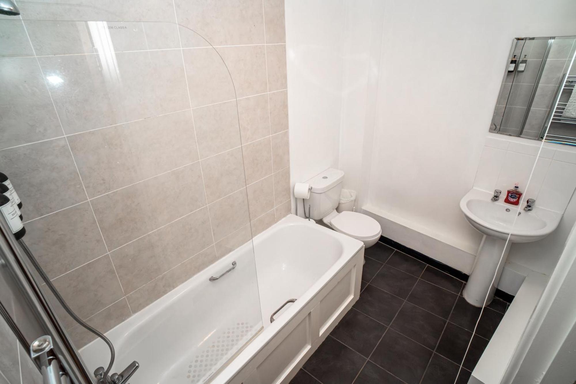 3 Bedroom Central Apartment In Belfast City Centre エクステリア 写真